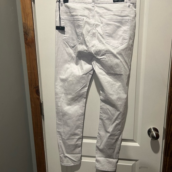 American Bazi White Distressed Skinny Jeans NWT - Picture 7 of 10